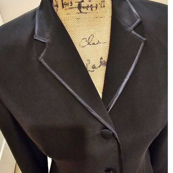 Ann Taylor Loft Silk Blazer with Satin Trim Size 2P - Picture 3 of 10